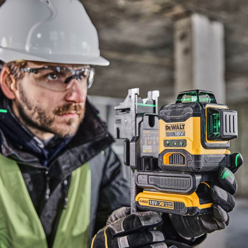 Лазерний рівень DeWALT DCLE34031N