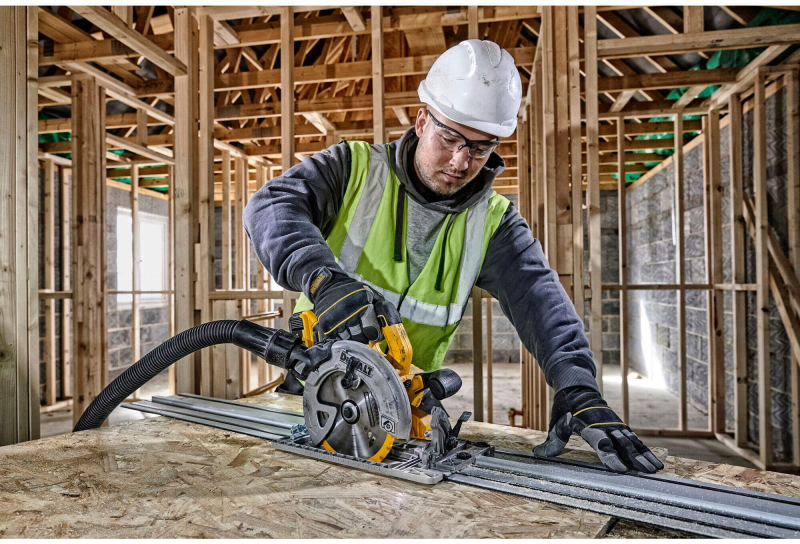 Пила дискова акумуляторна DeWALT DCS572NT
