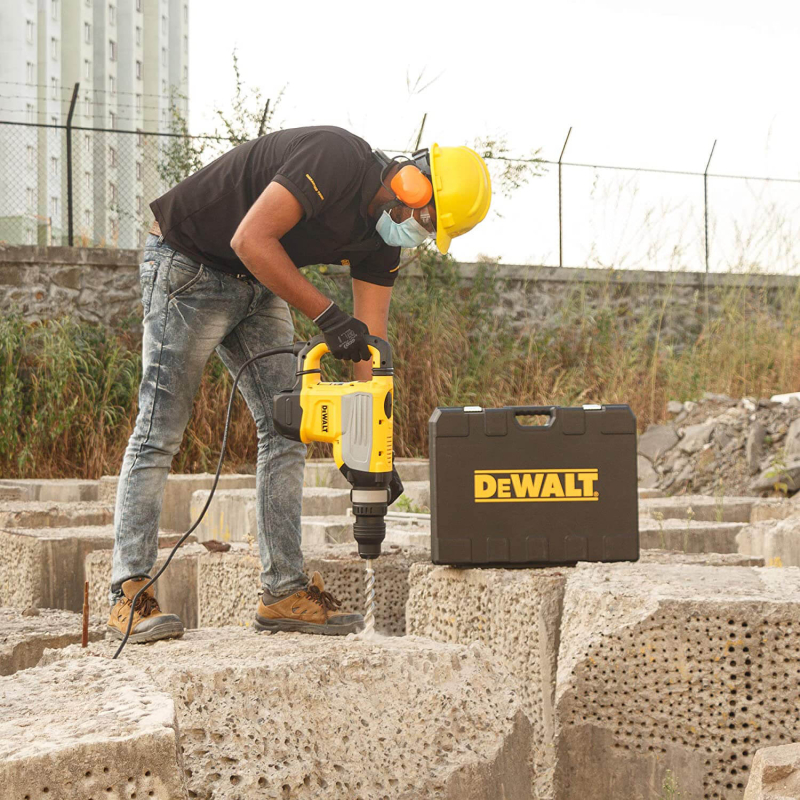 Перфоратор DeWALT SDS-MAX D25733K