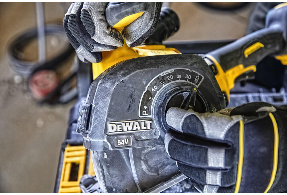 Штроборіз акумуляторний DeWALT DCG200T2
