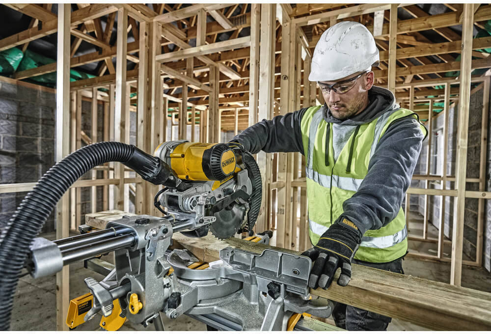 Пила торцювальна DeWALT DWS727