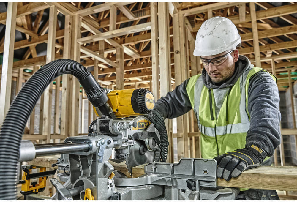 Пила торцювальна DeWALT DWS727