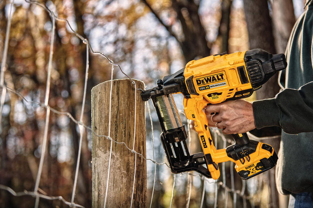 Степлер скобозабивний акумуляторний DeWALT безщітковий DCFS950P2