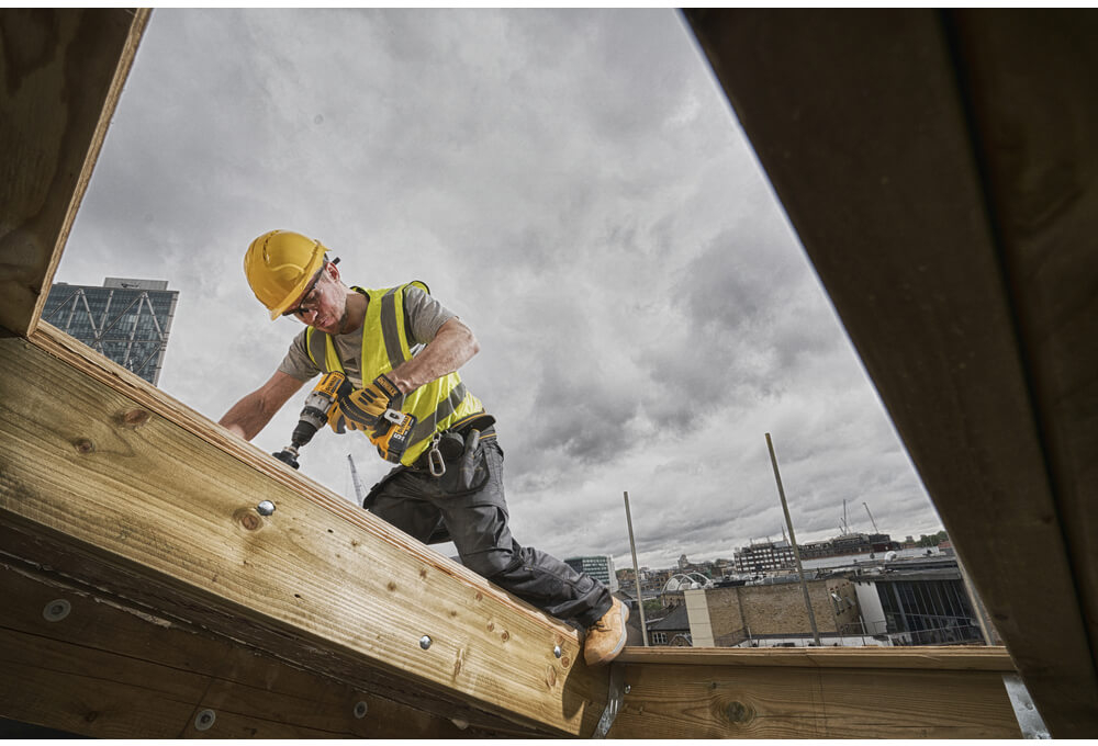 Акумуляторний шуруповерт DeWALT безщітковий