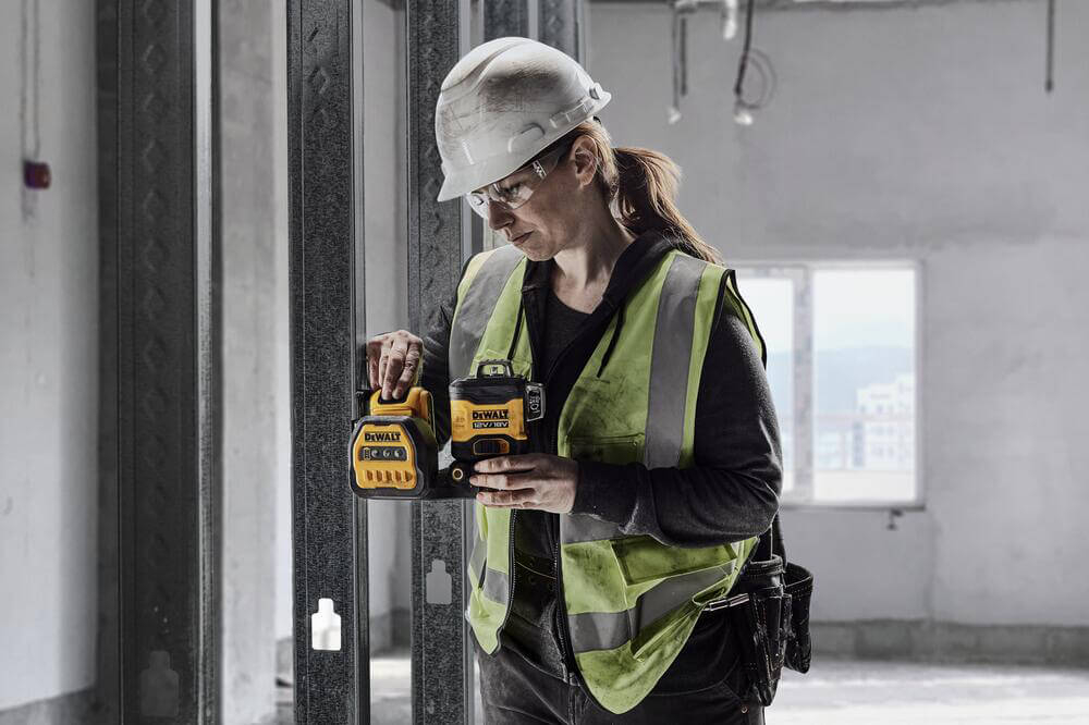 Лазерний рівень DeWALT DCE089D1G18