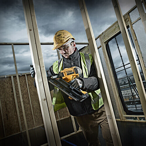 Пістолет цвяхозабивний акумуляторний DeWALT безщітковий DCN692N