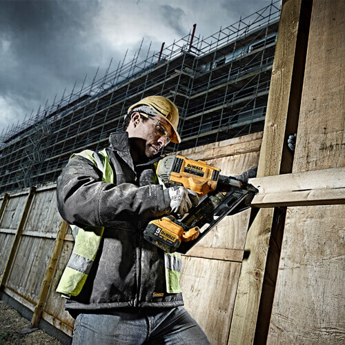 Пістолет цвяхозабивний акумуляторний DeWALT безщітковий DCN692N