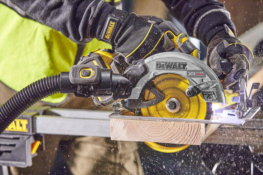 Пила дискова акумуляторна DeWALT DCS573T1