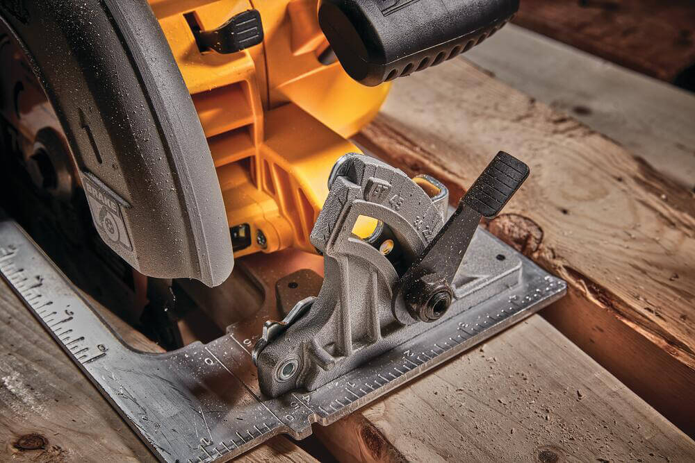 Пила дискова акумуляторна DeWALT DCS573T1