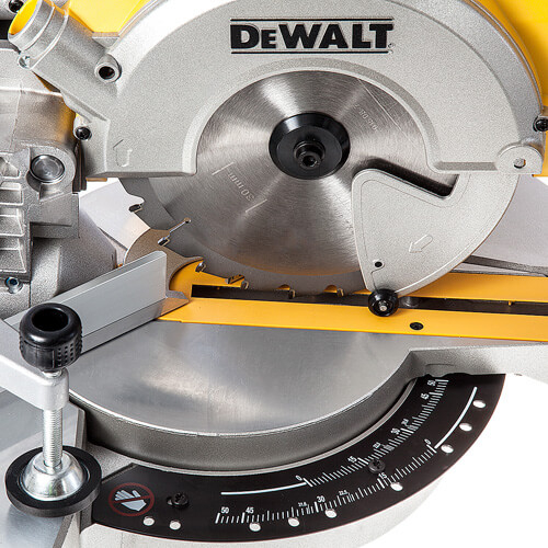 Пила настільна DeWALT DWS777