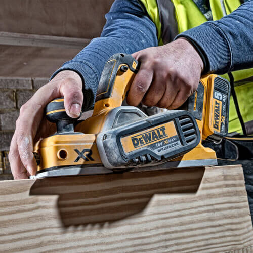 Рубанок акумуляторний DeWALT безщітковий DCP580P2