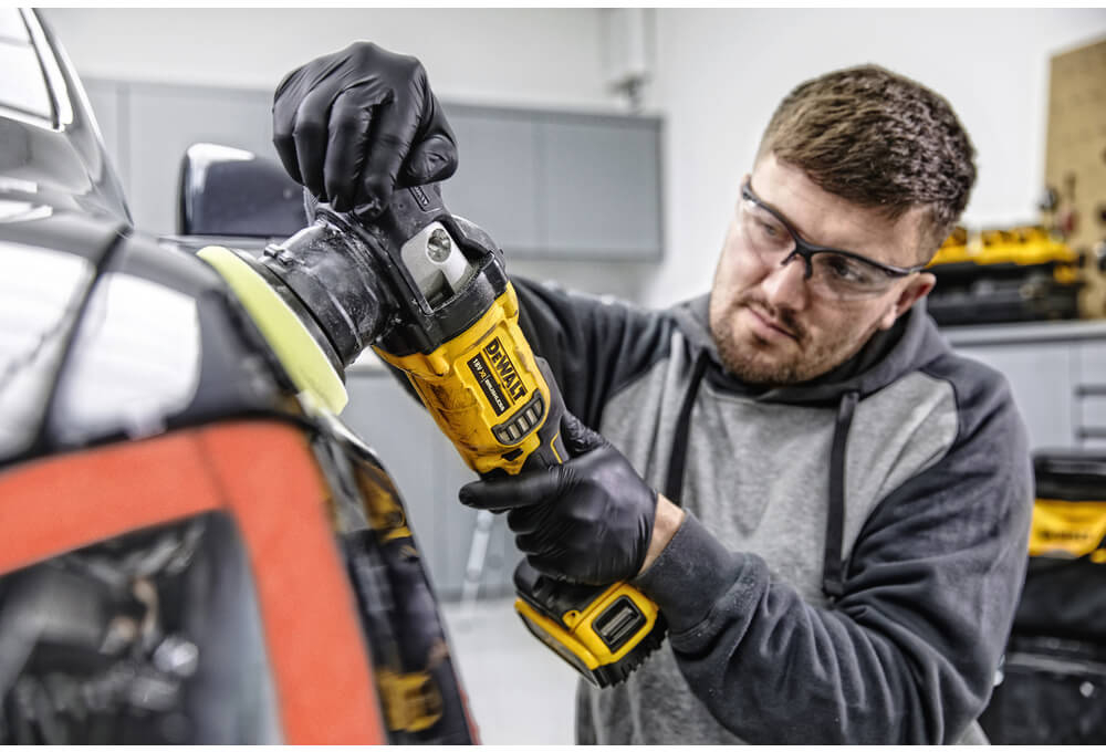 Полірувальна машина акумуляторна DeWALT безщіткова DCM848P2