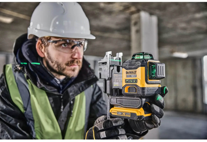 Лазерний рівень DeWALT DCLE34031D1