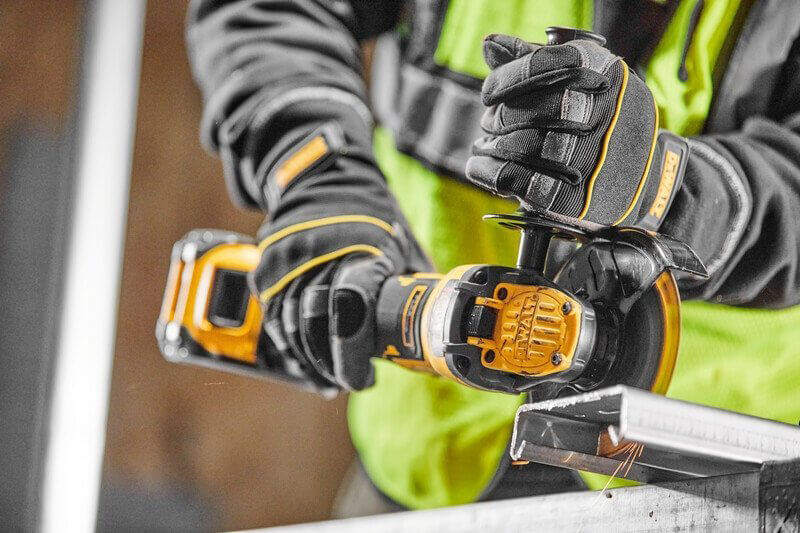 Кутова шліфувальна машина акумуляторна  DeWALT безщіткова DCG409VST1