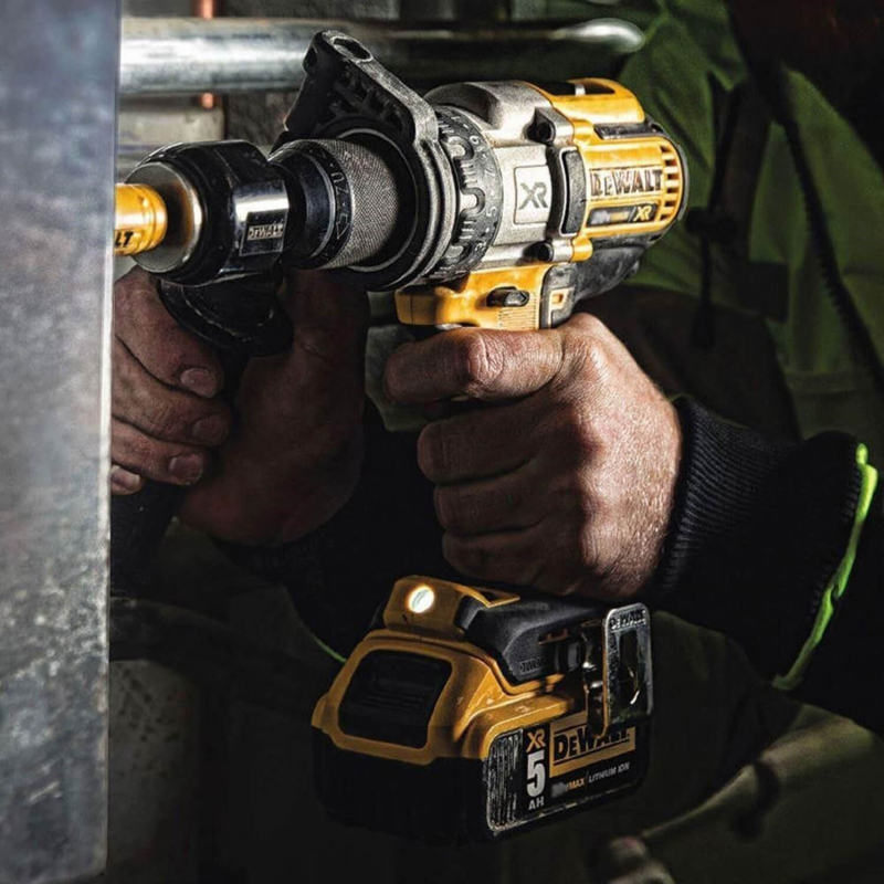 Акумуляторний шуруповерт DeWALT безщітковий ударний Brushless 18V XR