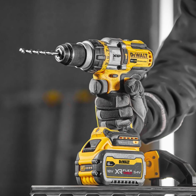 Акумуляторний шуруповерт DeWALT безщітковий ударний DCD999T1