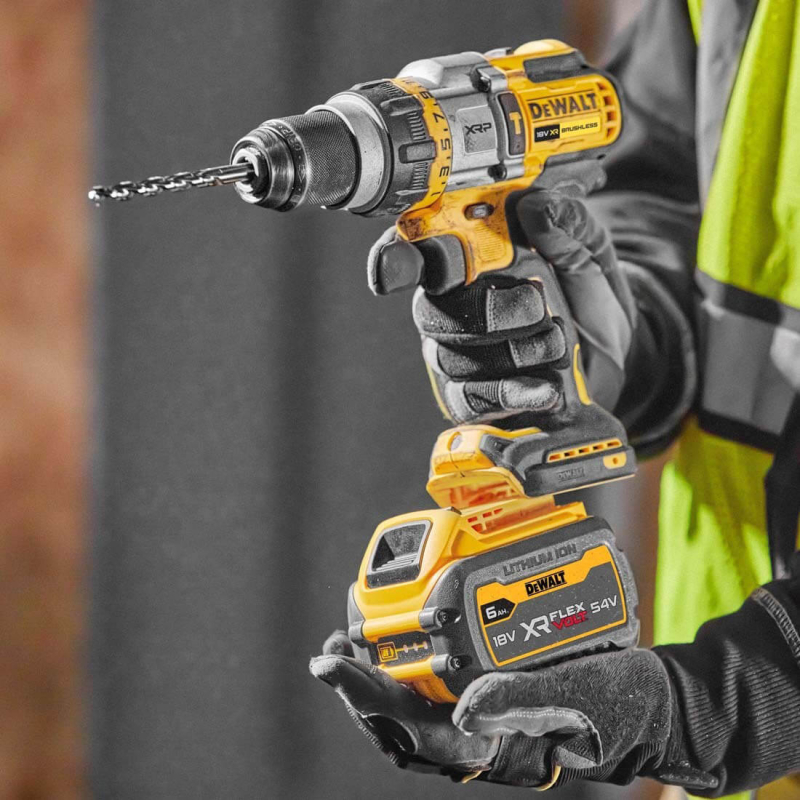 Акумуляторний шуруповерт DeWALT безщітковий ударний DCD999T1