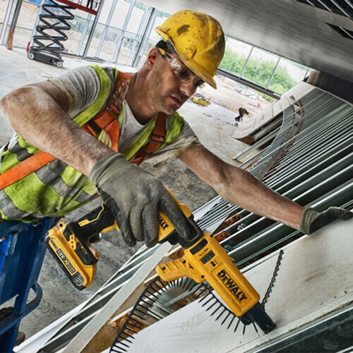 Акумуляторний шуруповерт DeWALT безщітковий DCF620P2K