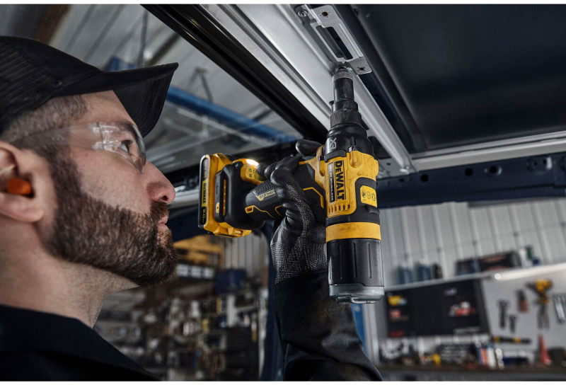 Заклепочник акумуляторний DeWALT безщітковий DCF403NT