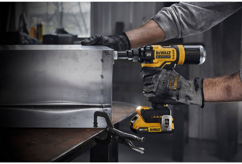 Заклепочник акумуляторний DeWALT безщітковий DCF403NT