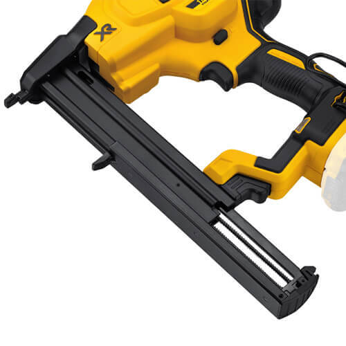 Степлер DeWALT безщітковий DCN681N