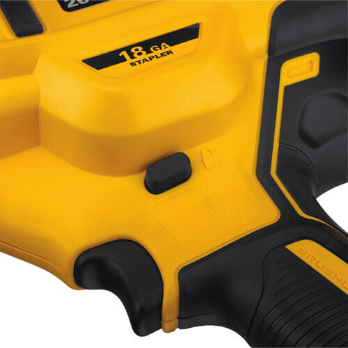 Степлер DeWALT безщітковий DCN681N
