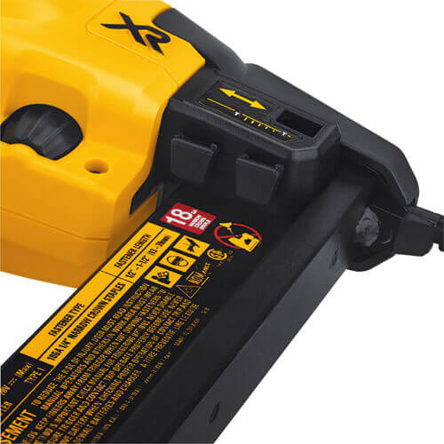 Степлер DeWALT безщітковий DCN681N
