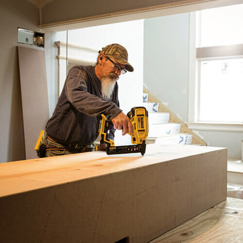 Степлер DeWALT безщітковий DCN681N