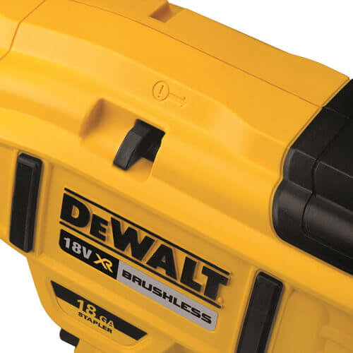 Степлер DeWALT безщітковий DCN681N