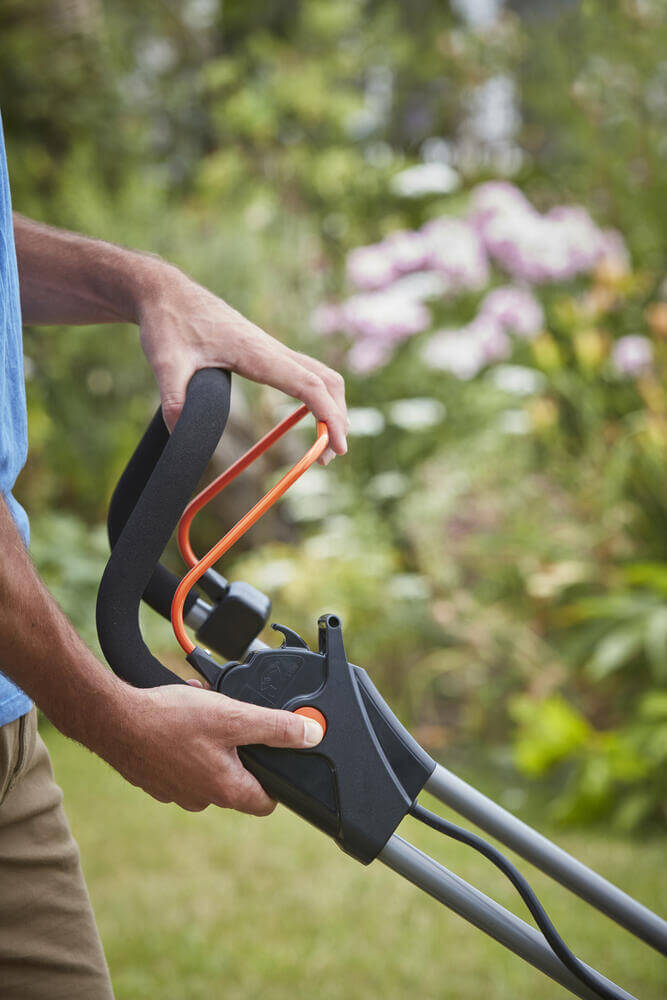 Газонокосарка акумуляторна BLACK+DECKER BCMW3336