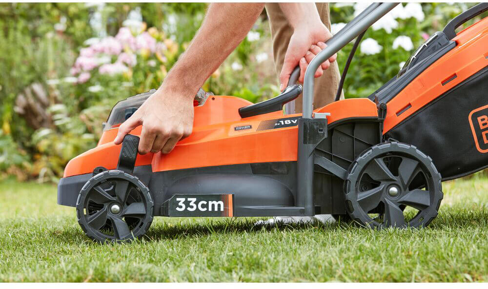 Газонокосарка акумуляторна BLACK+DECKER BCMW3318
