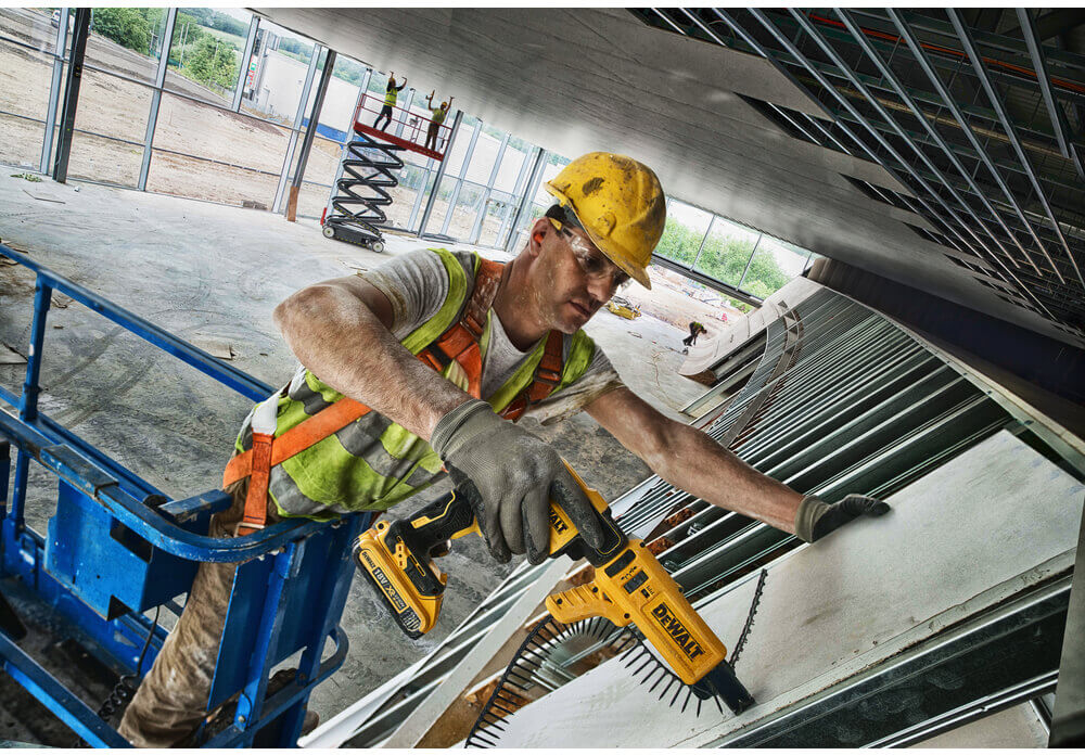 Акумуляторний шуруповерт DeWALT DCF620D2K