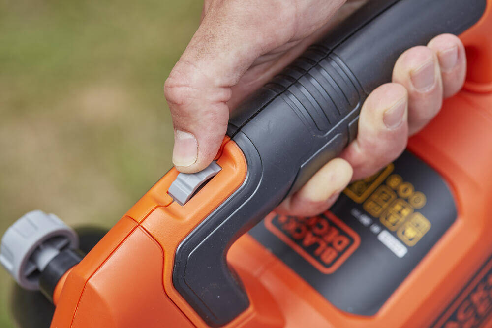 Садовий пилосос акумуляторний BLACK+DECKER безщітковий BCBLV3625L1