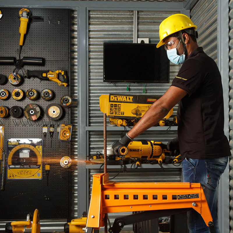 Електрична шліфмашина кутова DeWALT DWE4579