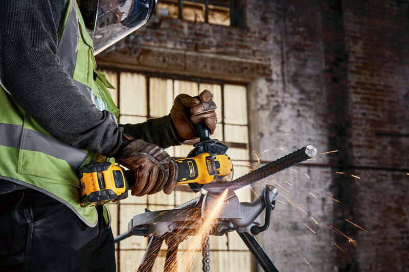 Кутова шліфувальна машина акумуляторна  DeWALT безщіткова DCG416VSN