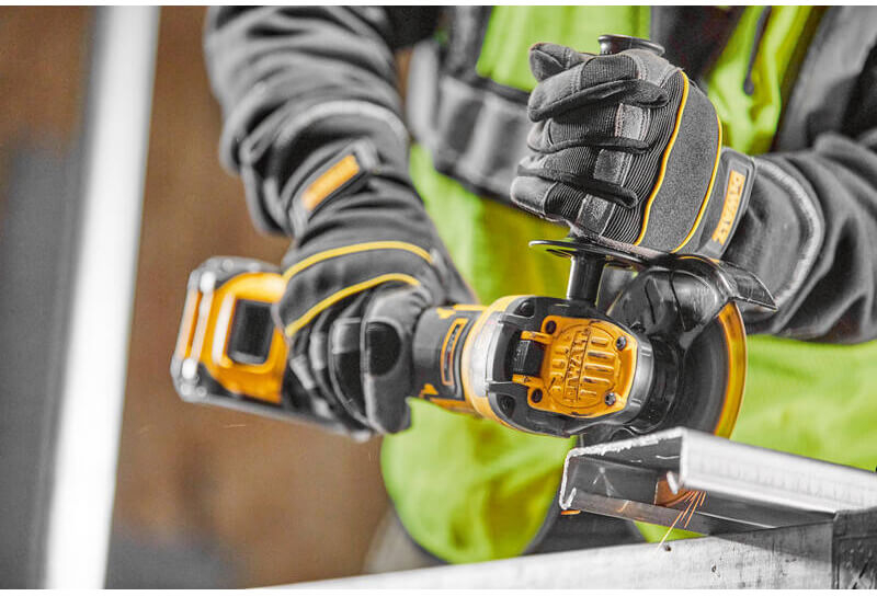 Кутова шліфувальна машина акумуляторна  DeWALT безщіткова DCG416VSN