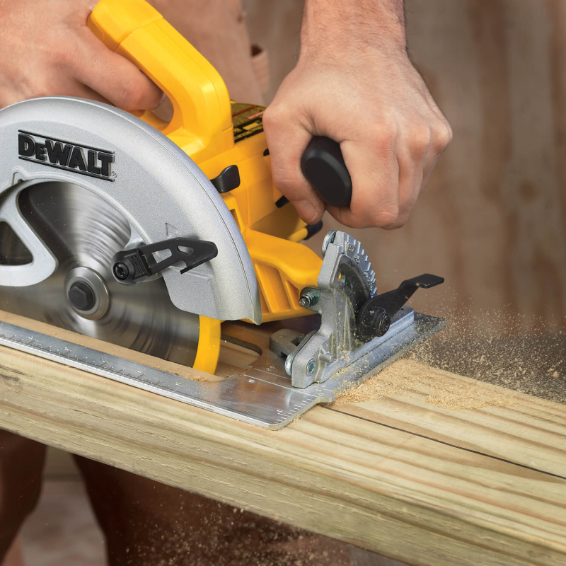 Пила дискова DeWALT DWE575K