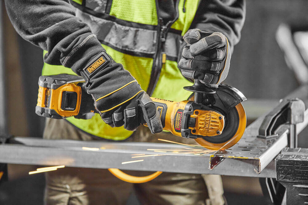 Кутова шліфувальна машина акумуляторна  DeWALT безщіткова DCG409T1