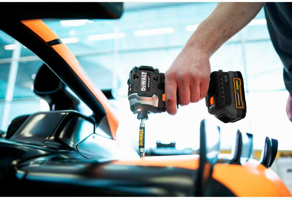 Акумуляторний шуруповерт DeWALT McLaren F1 TEAM LIMITED EDITION DCF85ME2GT