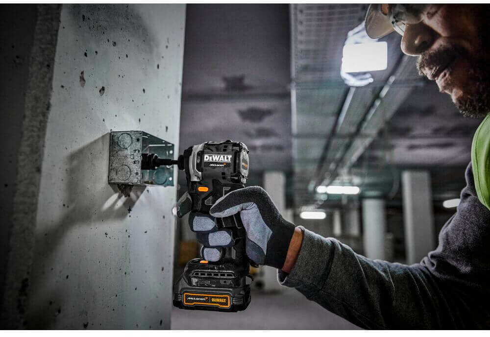 Акумуляторний шуруповерт DeWALT McLaren F1 TEAM LIMITED EDITION DCF85ME2GT