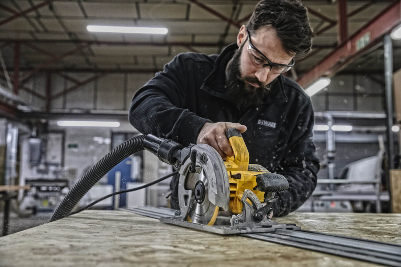 Пила дискова DeWALT DWE576K