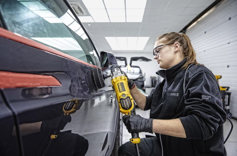 Полірувальна машина DeWALT DWP849X