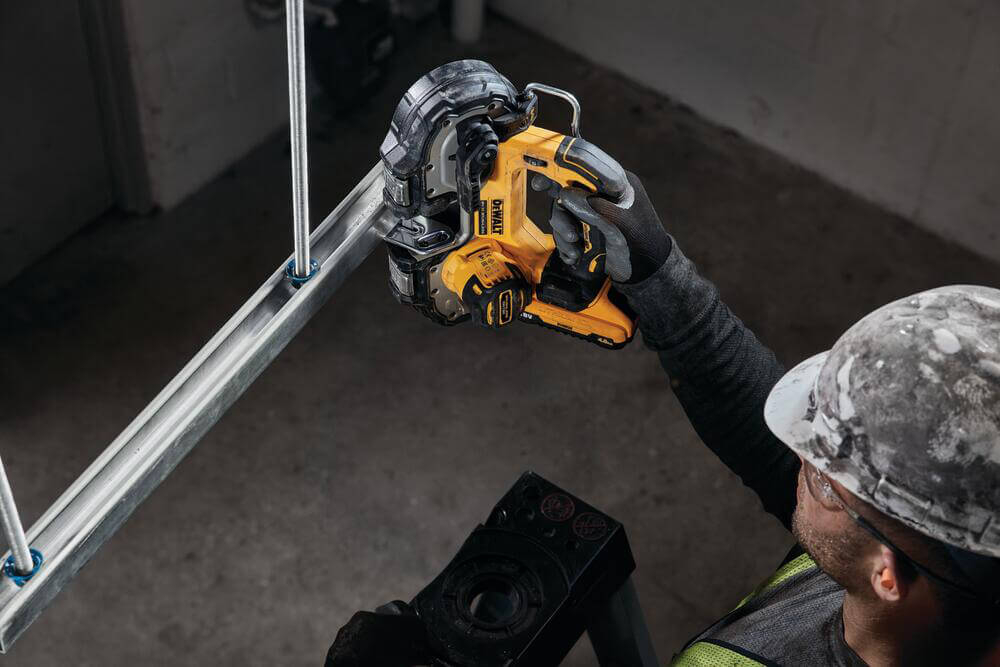 Пила стрічкова DeWALT безщіткова DeWALT DCS377NT