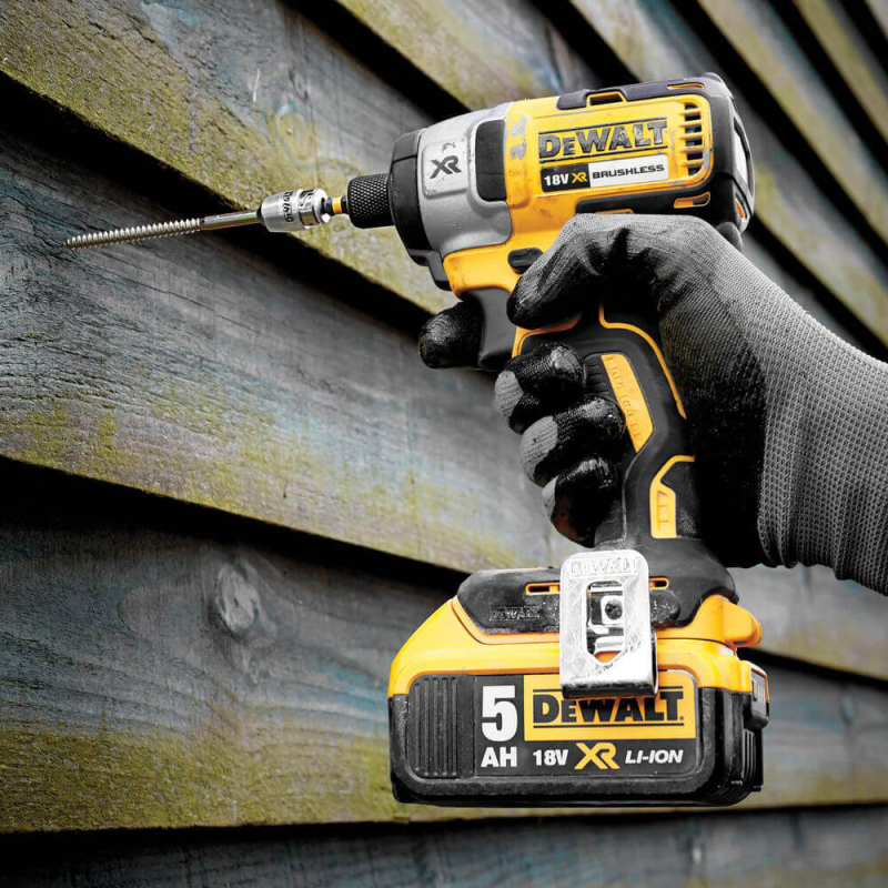Акумуляторний шуруповерт DeWALT безщітковий DCF887P2