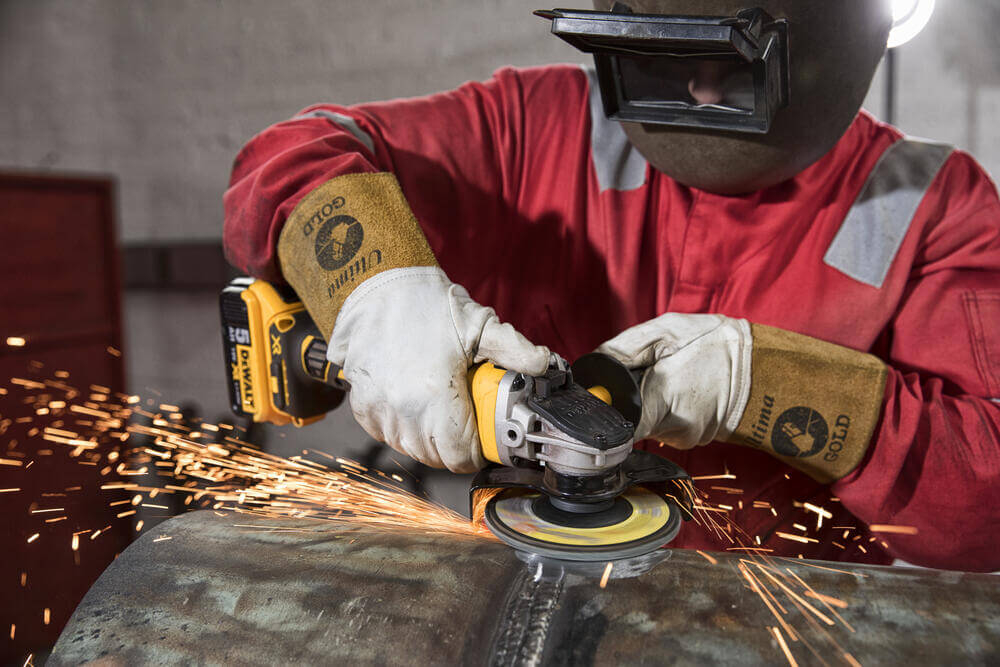 Кутова шліфувальна машина акумуляторна  DeWALT DCG405P3