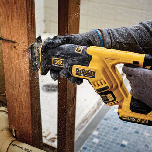 Пила шабельна акумуляторна DeWALT DCS367N