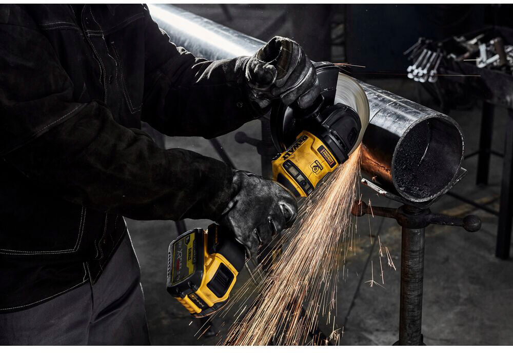 Кутова шліфувальна машина акумуляторна  DeWALT DCG440N