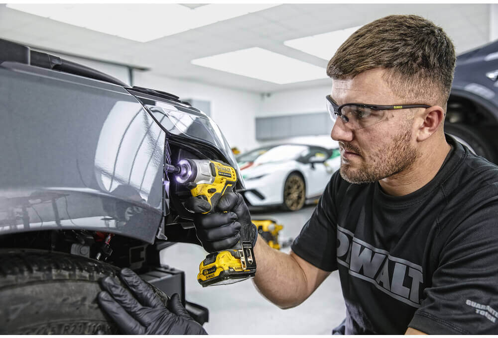Акумуляторний шуруповерт DeWALT DCF801D2