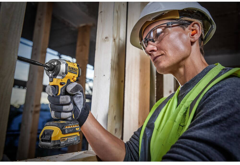 Акумуляторний шуруповерт DeWALT CF850E1T