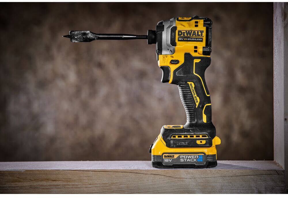 Акумуляторний шуруповерт DeWALT CF850E1T